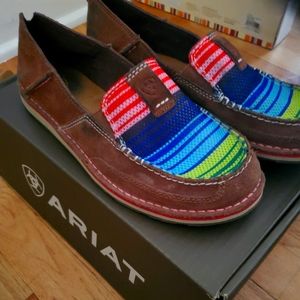 Womens ariat cruisers